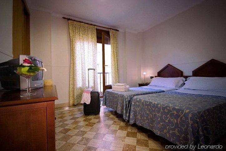 Hotel Boutique Reina Mora Granada Cameră foto